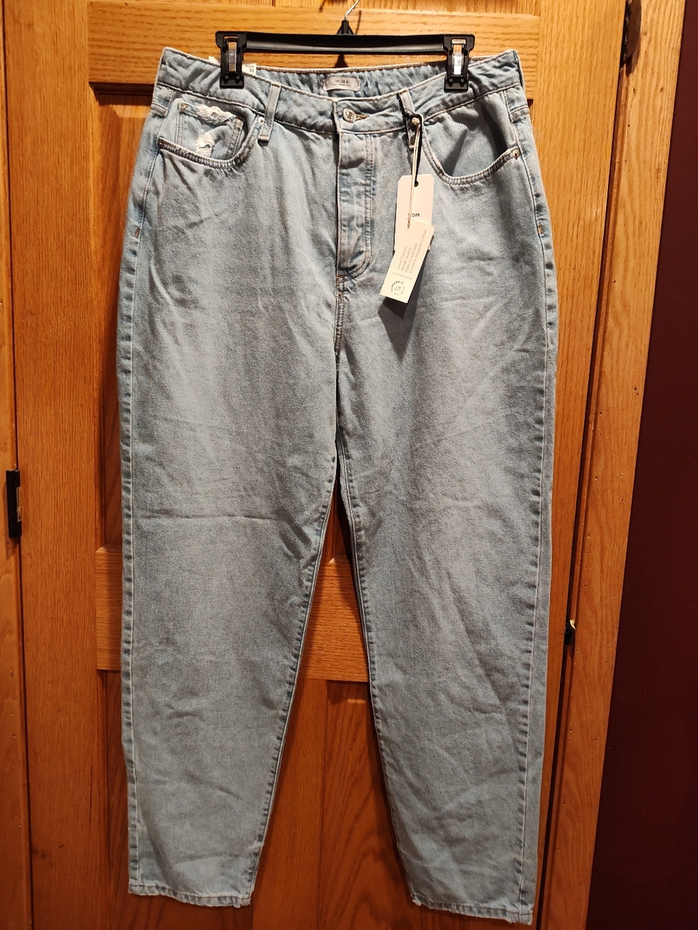 Forever 21 Mom Jeans, Light Blue Wash, High Rise, Relaxed Fit, Tapered Leg